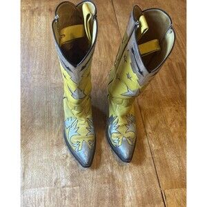 Vtg. Rocketbuster Western Women’s Cowboy Boots Yellow Silver Stars Moon Size 5.5